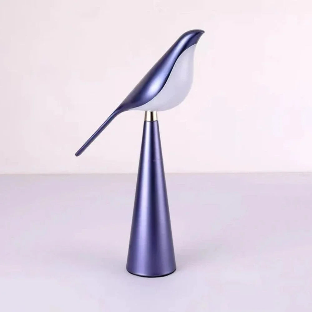 Serene Magpie Light